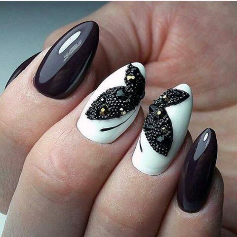 Dotted Butterfly Nails For Women Dark