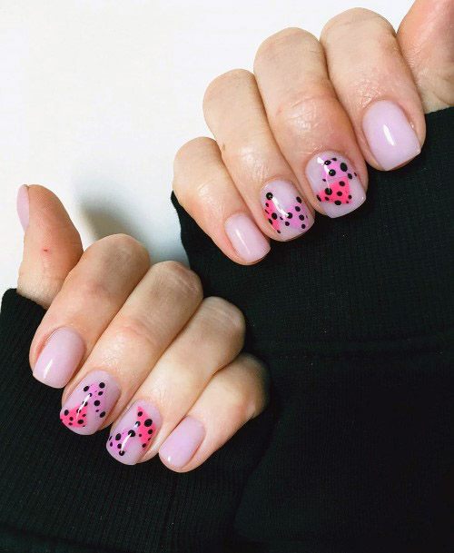 Dotted Pink Shaded Short Nails Women