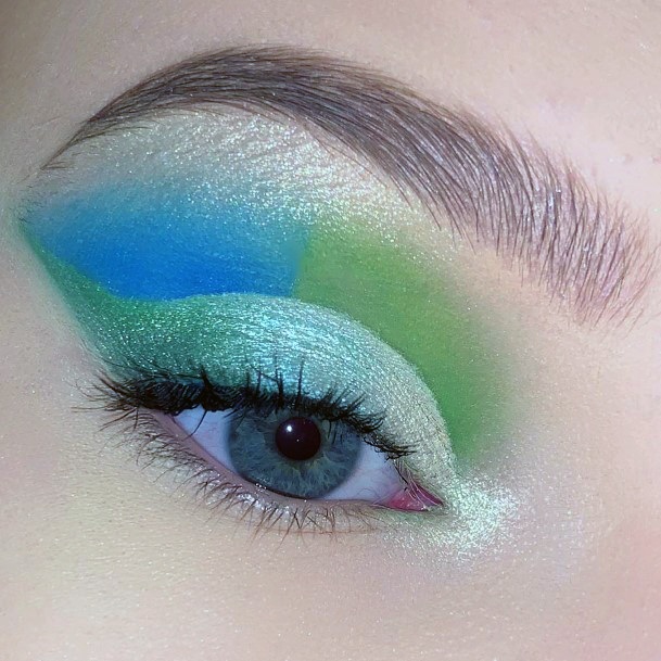 Dual Blue And Green Eyeshadow Women