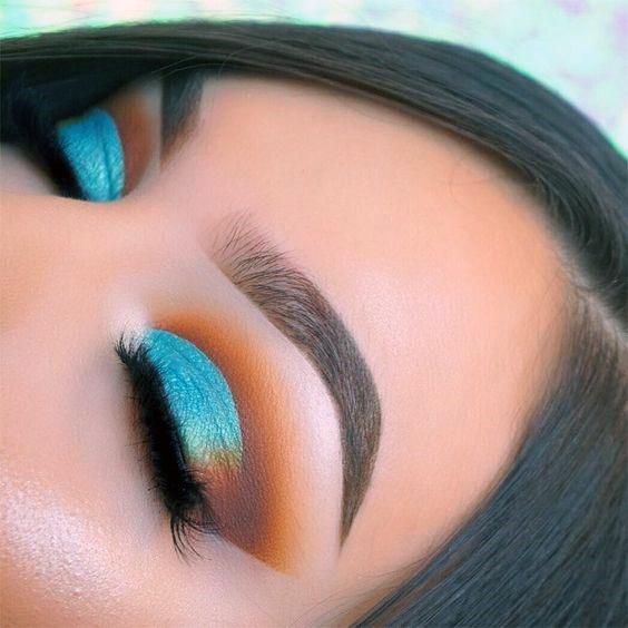 Duochrome Blue And Brown Eyeshadow Women