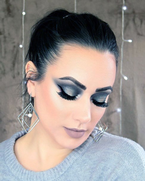 Dusky Grey Colored Eyeshadow Women