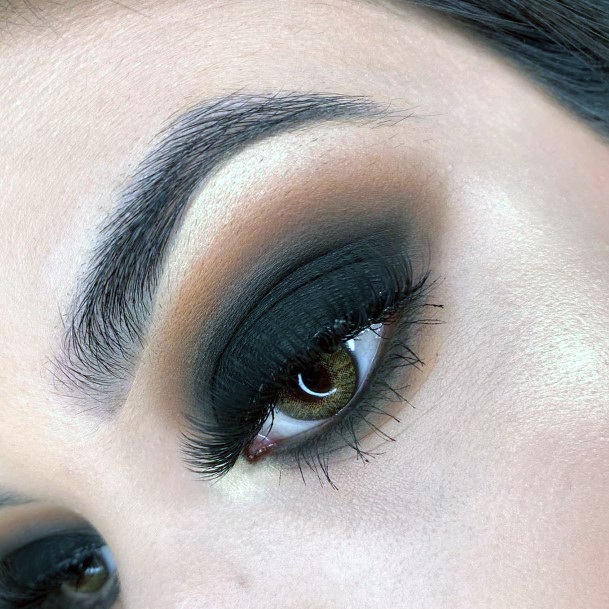 Eclectic Womens Black Eyeshadow