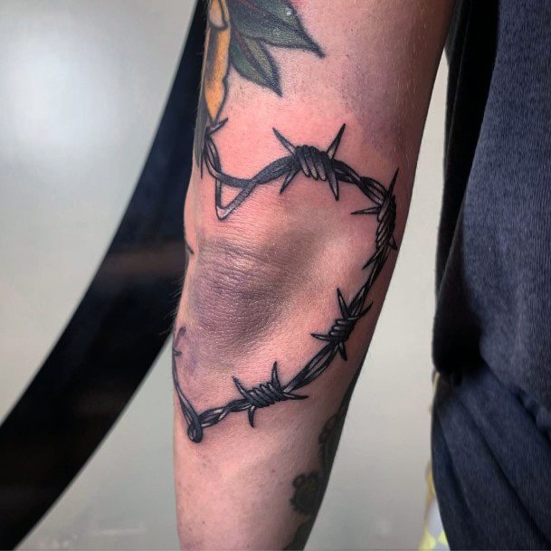 Elaborate Styles For Womens Barbed Wire Tattoo