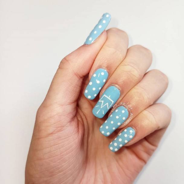 Elaborate Styles For Womens Crown Nail