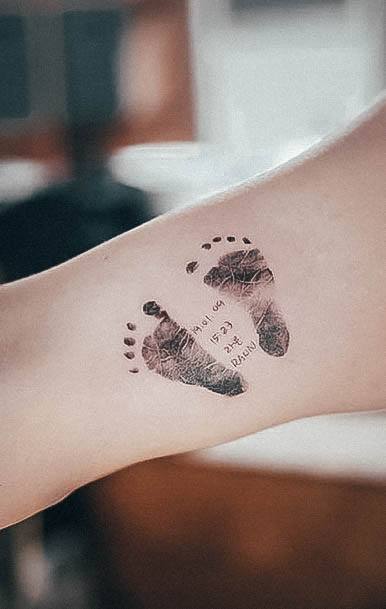 Elaborate Styles For Womens Date Tattoo