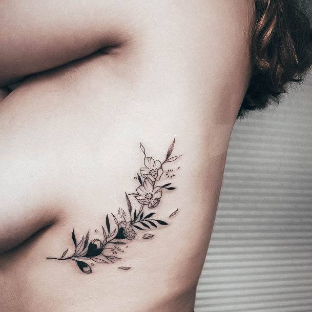 Elaborate Styles For Womens Side Boob Tattoo