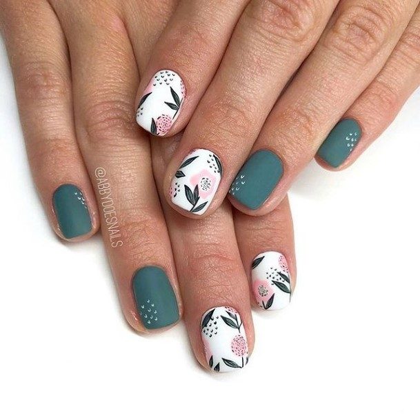 Elaborate Styles For Womens White With Flowers Nail