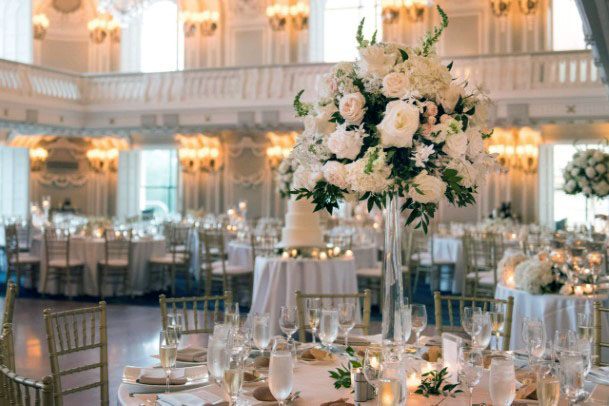 Elegant White Roses At Table Decor Wedding