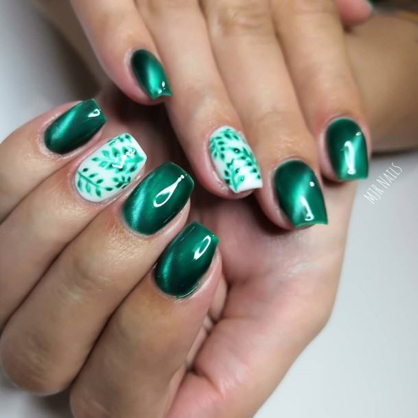 Emerald Green Girls Nail Ideas