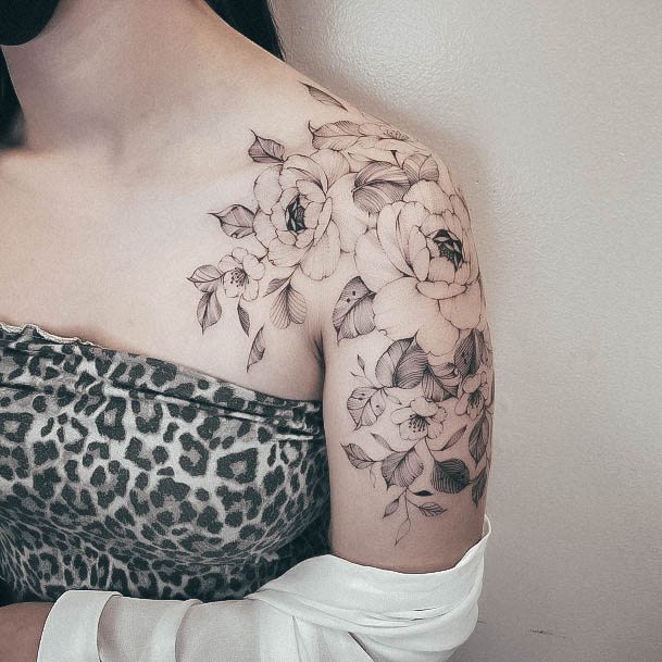 Enchanting Flower Shoulder Tattoo Ideas For Women