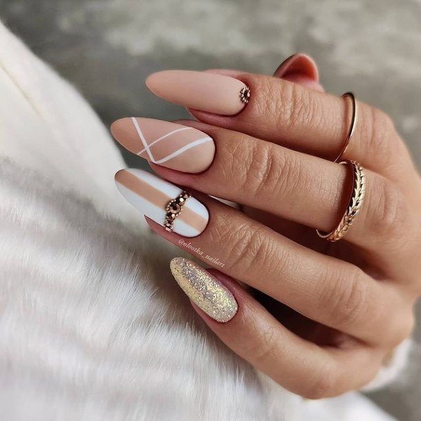 Enchanting Gold Nail Ideas For Women