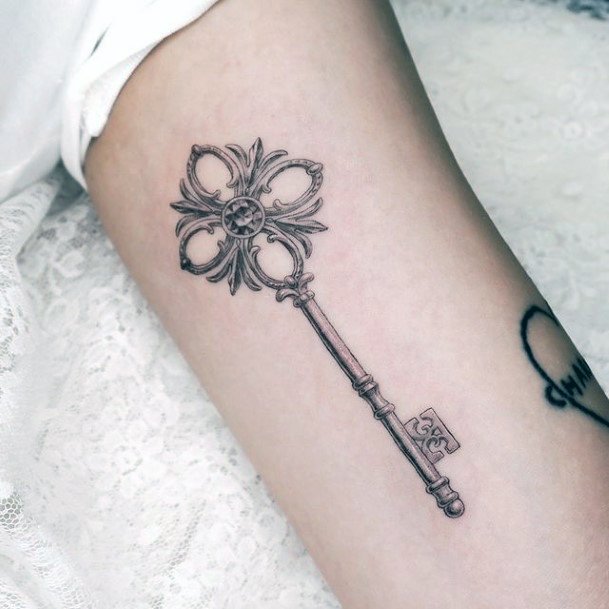 Enchanting Key Tattoo Ideas For Women