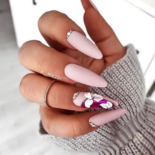 Enchanting Light Nail Ideas For Women