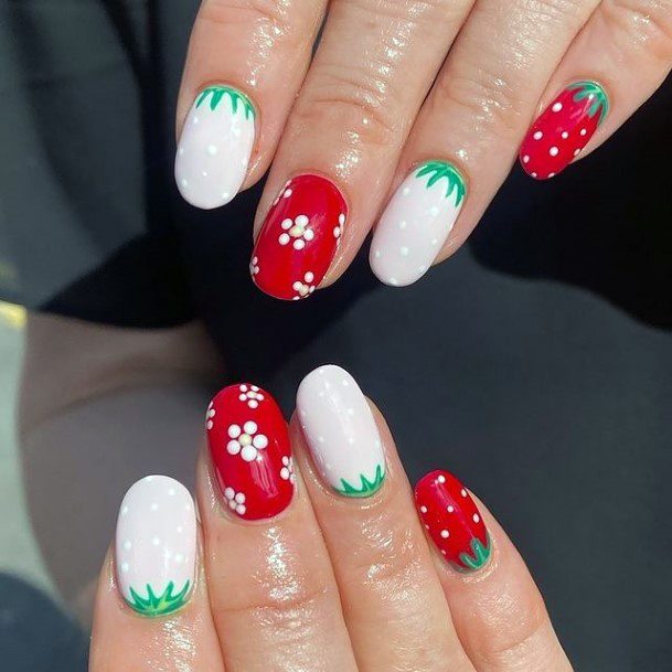 Enchanting Red Summer Nail Ideas For Women