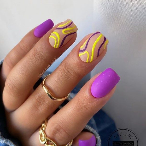 Enchanting Short Yellow Nail Ideas For Women