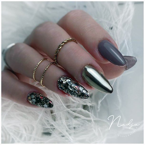 Enchanting Silver Dress Nail Ideas For Women