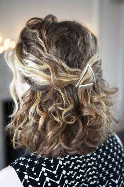 Enhanced Wavy Soft Hairstyle For Women