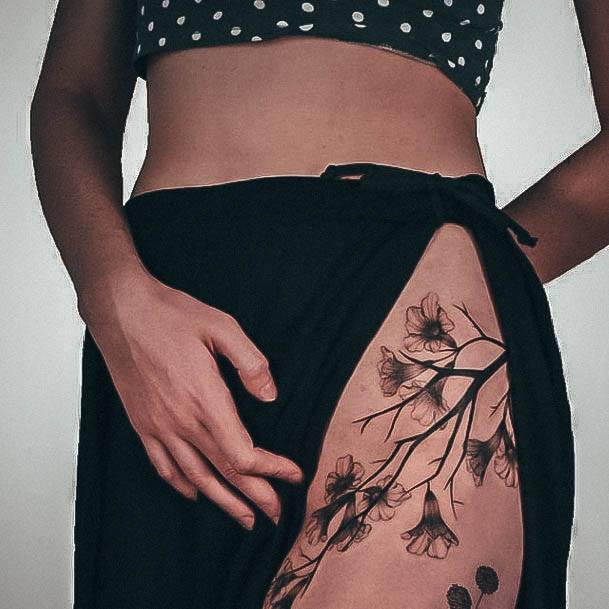Excellent Girls Aesthetic Tattoo Design Ideas