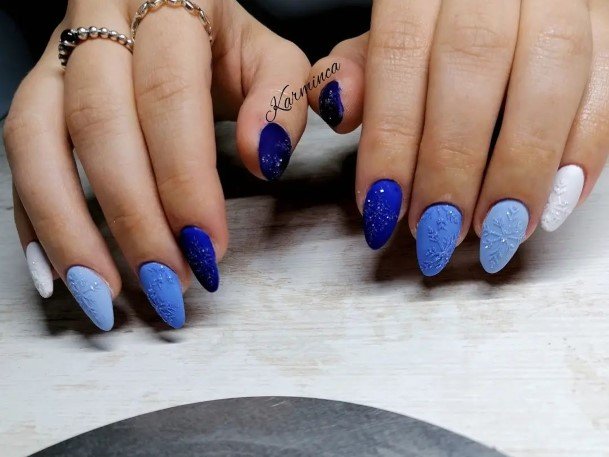 Excellent Girls Dark Blue Ombre Nail Design Ideas