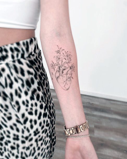 Excellent Girls Flower Heart Tattoo Design Ideas