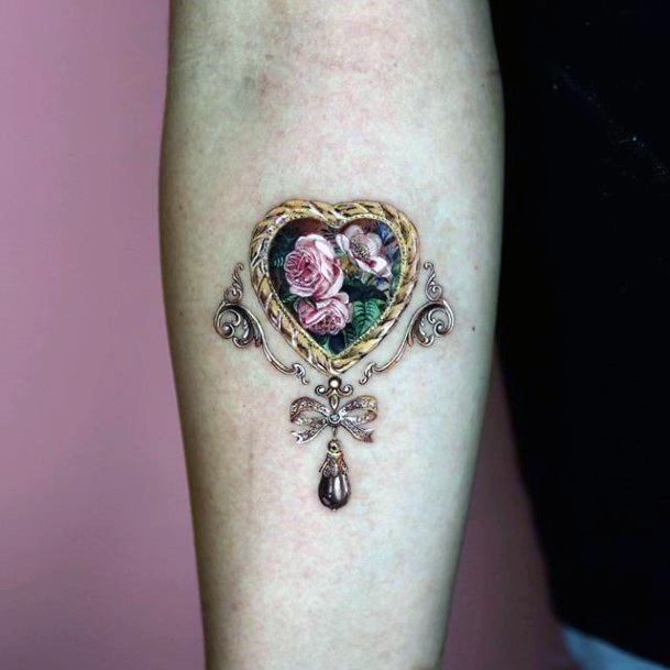 Excellent Girls Frame Tattoo Design Ideas