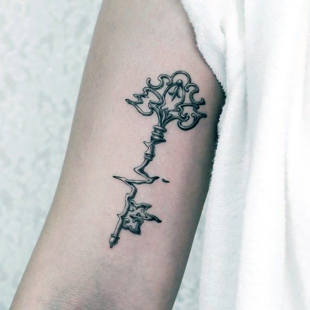 Excellent Girls Key Tattoo Design Ideas