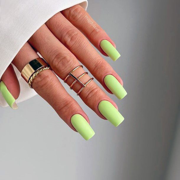 Excellent Girls Light Green Nail Design Ideas