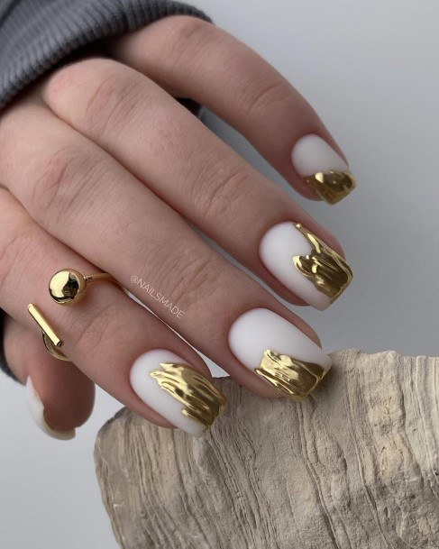 Excellent Girls Metallic Gold Nail Design Ideas