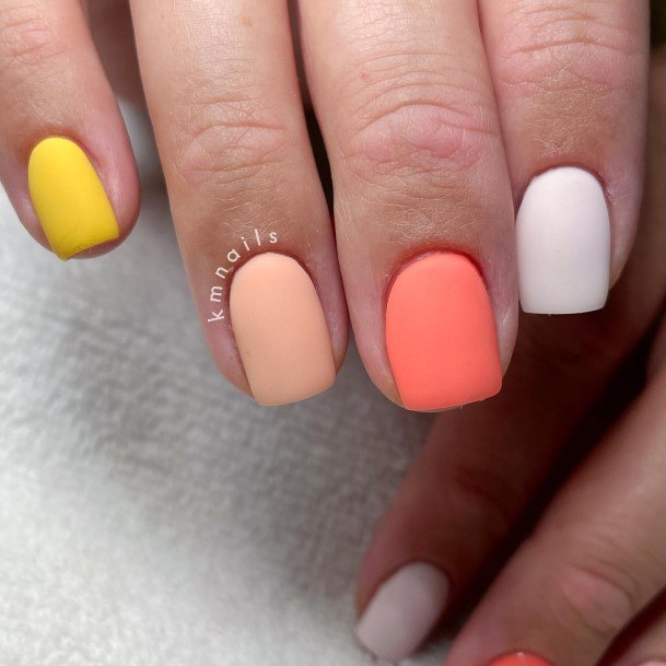 Excellent Girls Peach Matte Nail Design Ideas