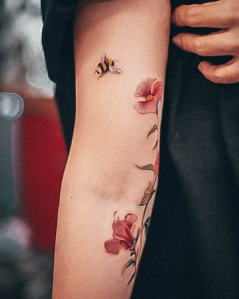 Excellent Girls Popular Tattoo Design Ideas