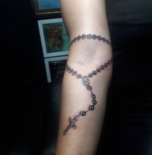 Excellent Girls Rosary Tattoo Design Ideas