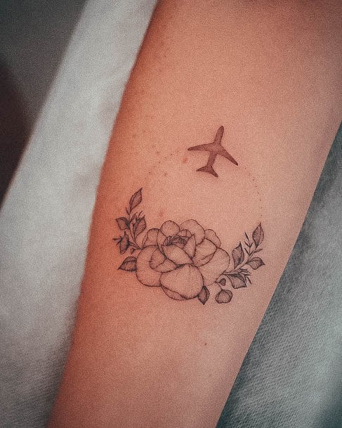 Excellent Girls Simple Flower Tattoo Design Ideas