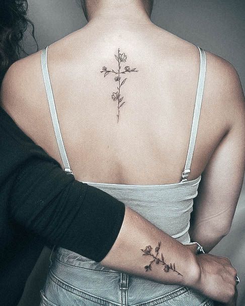 Excellent Girls Small Cross Tattoo Design Ideas