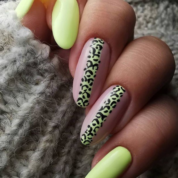 Excellent Girls Summer Matte Nail Design Ideas