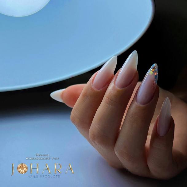 Excellent Girls White Almond Shaped Nail Design Ideas