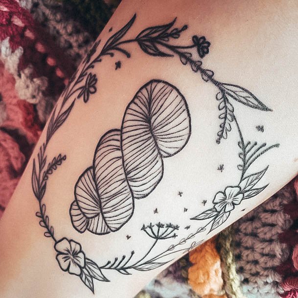 Excellent Girls Yarn Tattoo Design Ideas