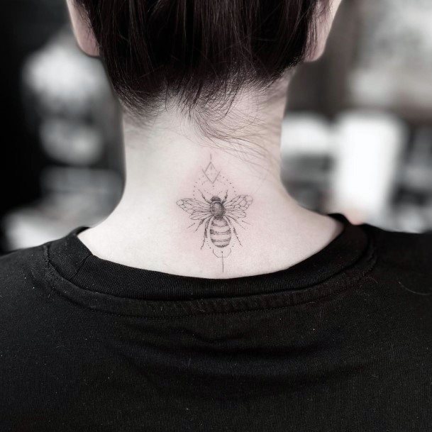 Exceptional Womens Bee Tattoo Ideas