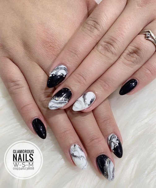 Exceptional Womens Black And White Marble Nail Ideas