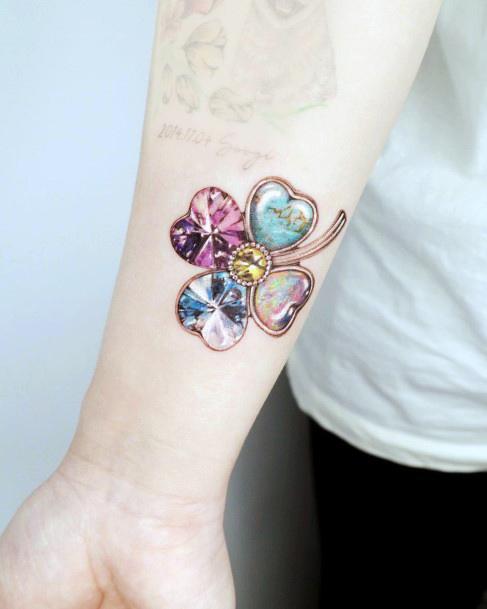 Exceptional Womens Clover Tattoo Ideas