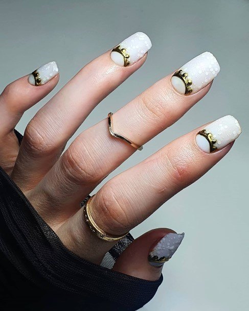 Exceptional Womens Crown Nail Ideas