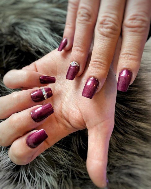 Exceptional Womens Dark Red Nail Ideas