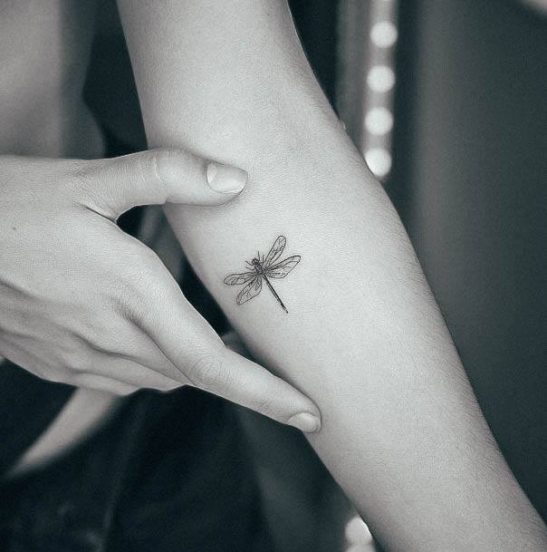 Exceptional Womens Dragonfly Tattoo Ideas