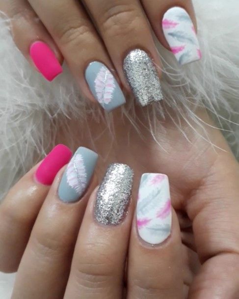 Exceptional Womens Feather Nail Ideas