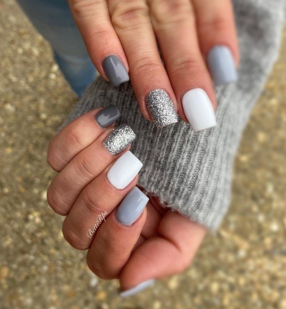 Exceptional Womens Grey And White Nail Ideas
