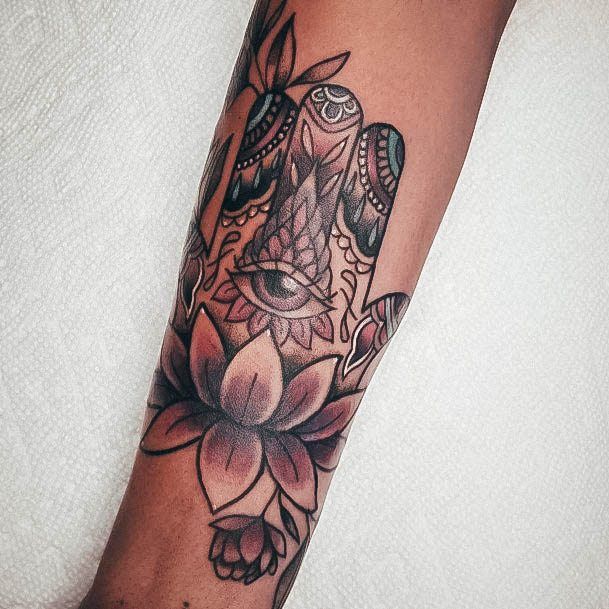 Exceptional Womens Hamsa Tattoo Ideas