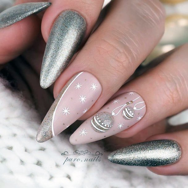 Exceptional Womens Holiday Nail Ideas