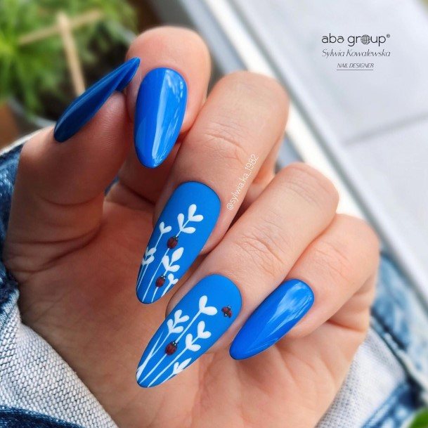 Exceptional Womens Ladybug Nail Ideas