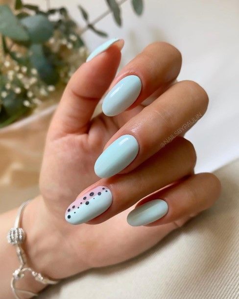 Exceptional Womens Light Blue Nail Ideas