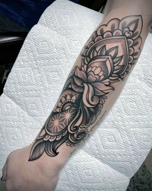 Exceptional Womens Paisley Tattoo Ideas