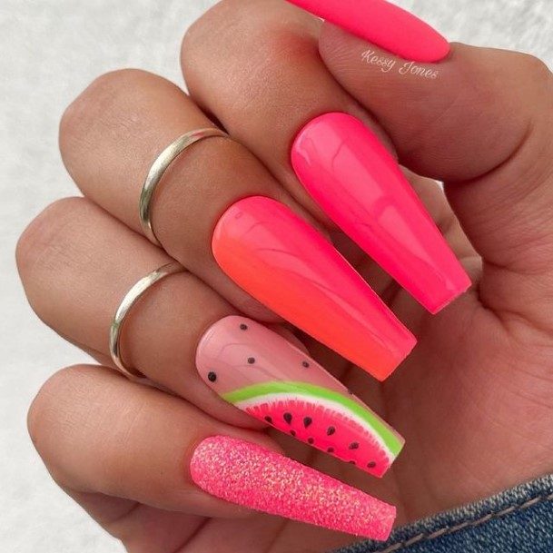 Exceptional Womens Pink Ombre Nail Ideas